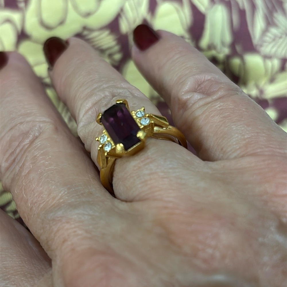 Avon Vintage 1975 Plaza IV Ring - Picture 7 of 8